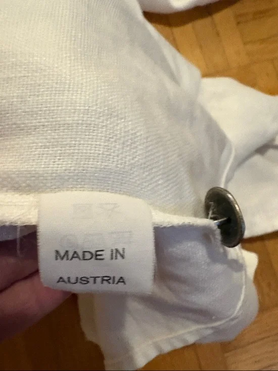 White Button-Front Linen top - Picture 15 of 16